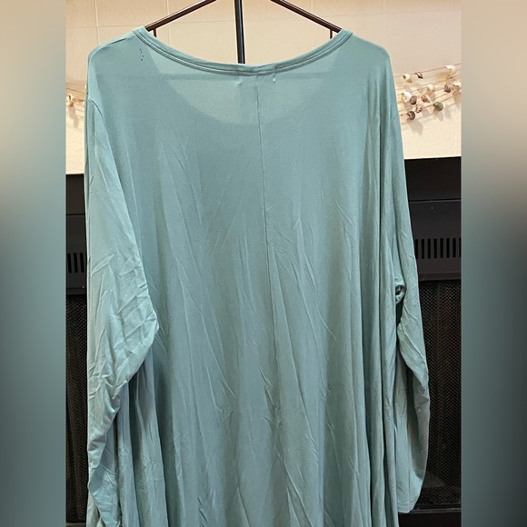 Large lot of Plus Sized Casual Friday Wear Tops - Picture 16 of 17